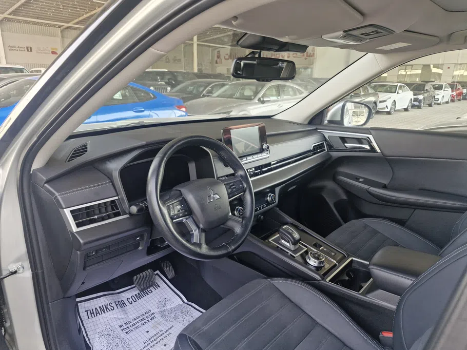 2023 Mitsubishi Outlander CLS 