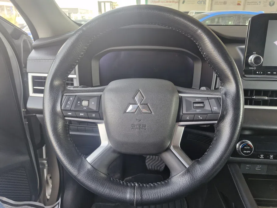 2023 Mitsubishi Outlander CLS 