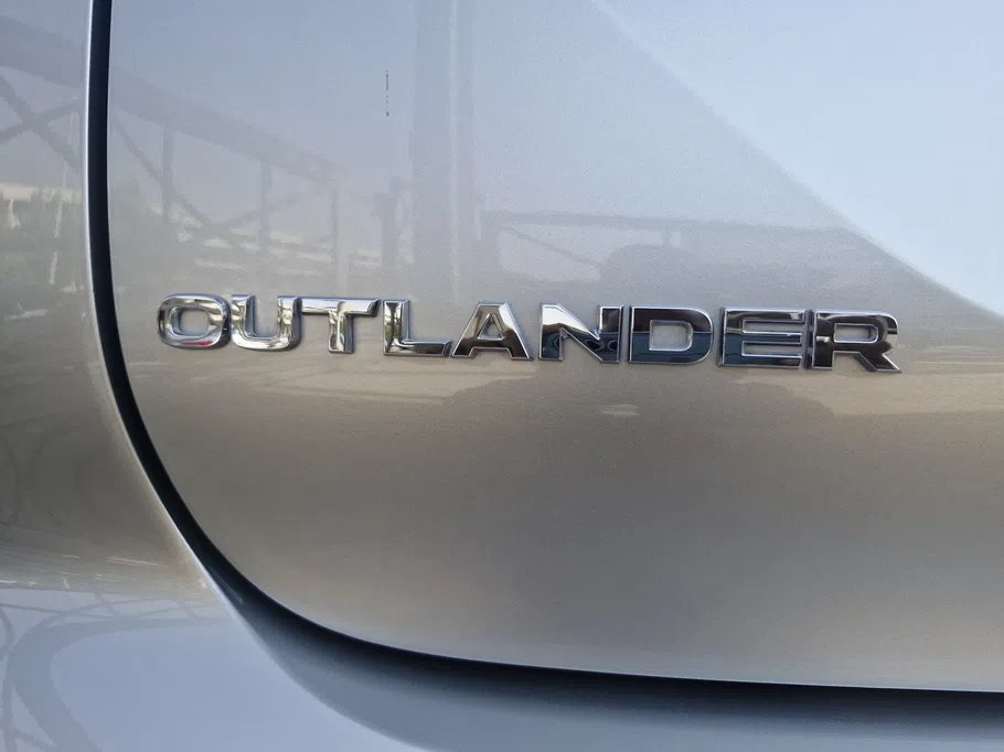 2023 Mitsubishi Outlander CLS 