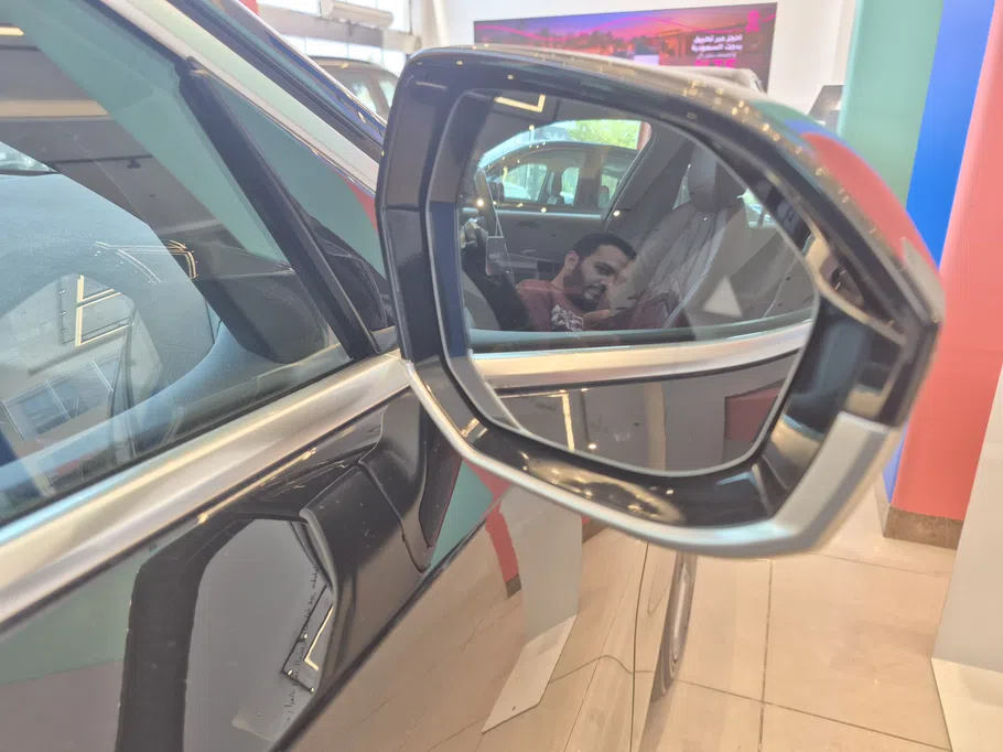 بي ام دبليو الفئة الخامسة 520i 2024 