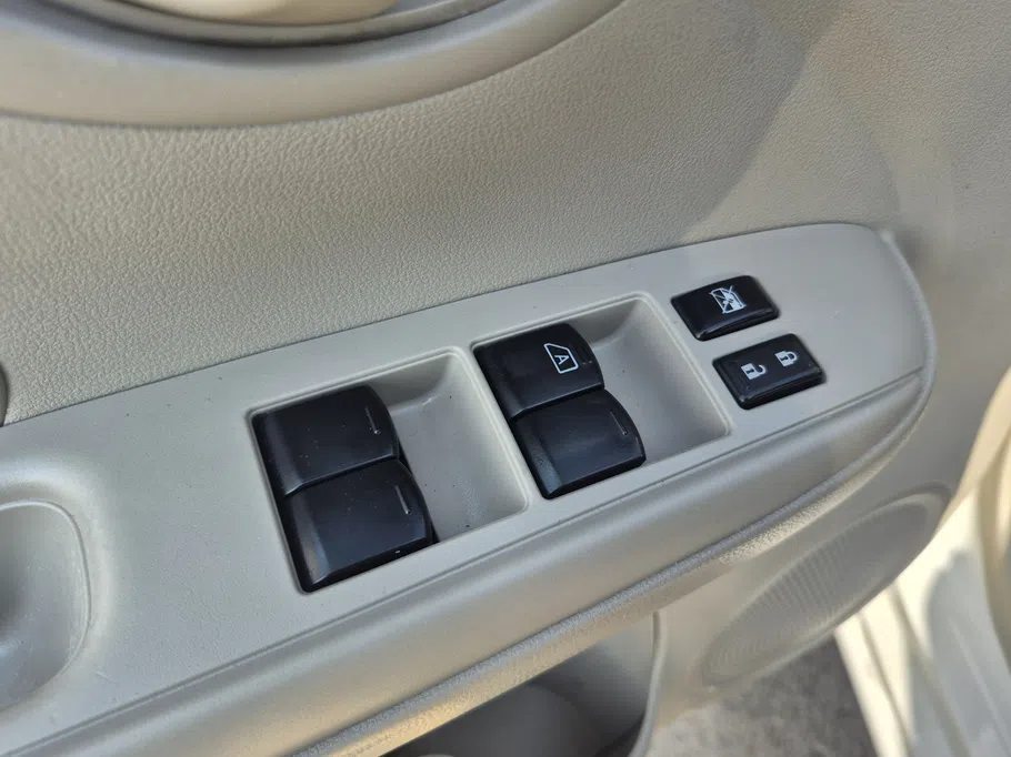 2023 Nissan Sunny SV Comfort 