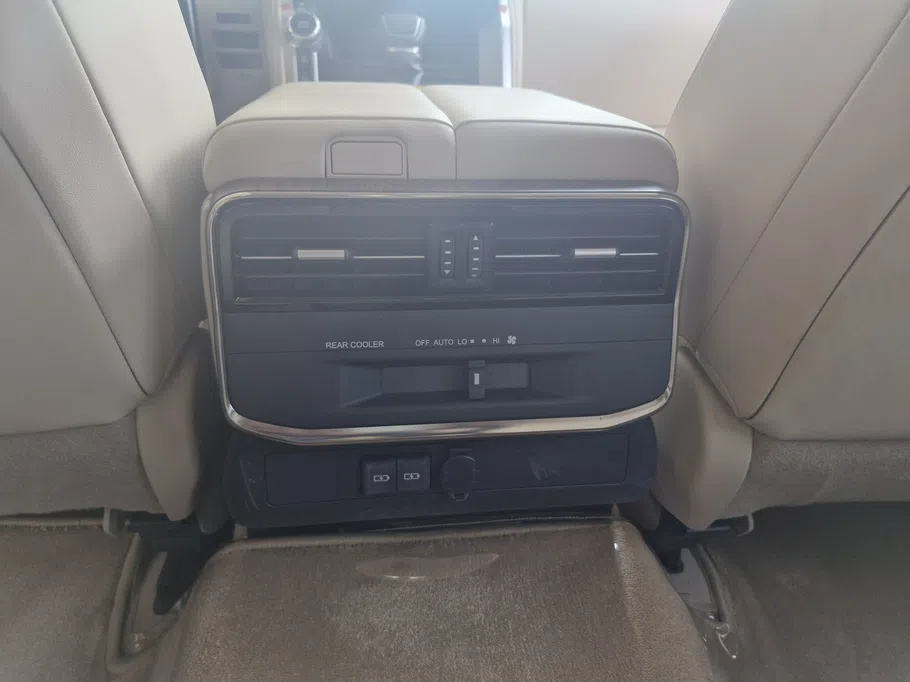 تويوتا لاندكروزر GXR5 2024 