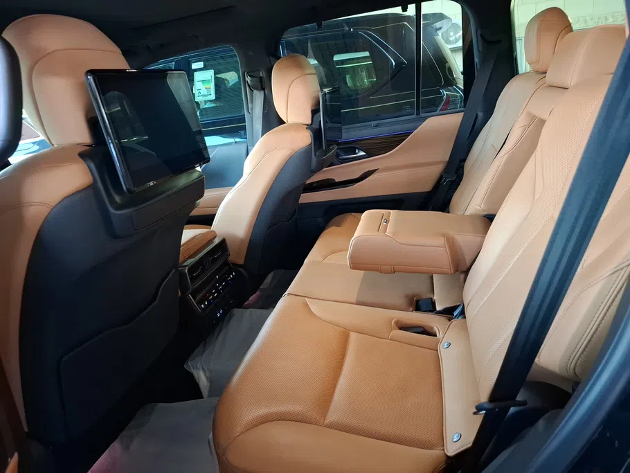 2024 Lexus LX 600 