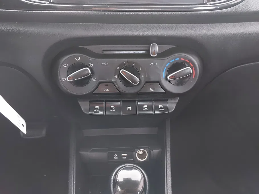 2025 Kia Pegas LX 