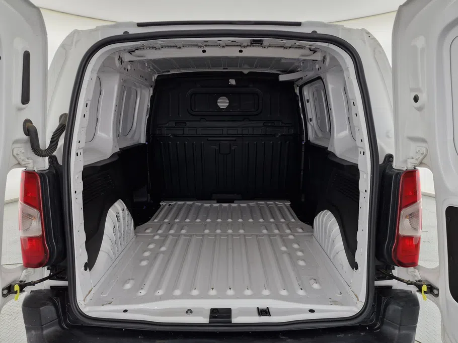 2023 Peugeot Partner Short van 