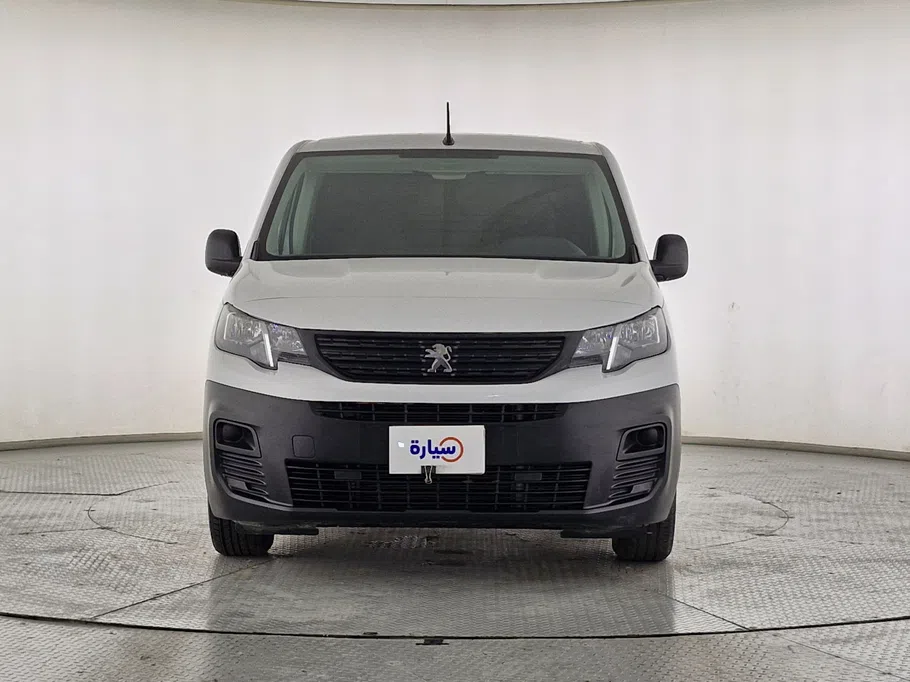 2023 Peugeot Partner Short van 