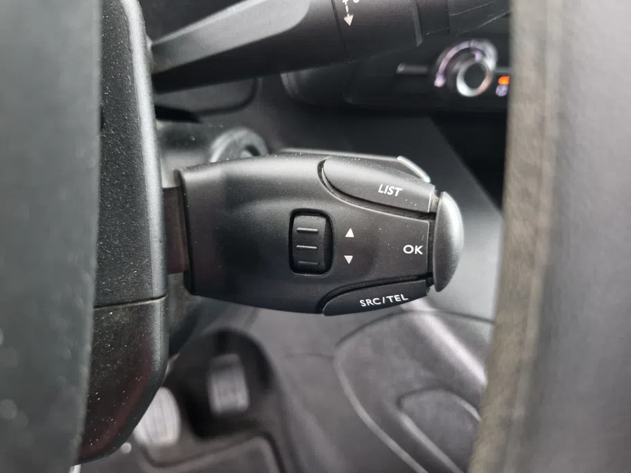 2023 Peugeot Partner Short van 