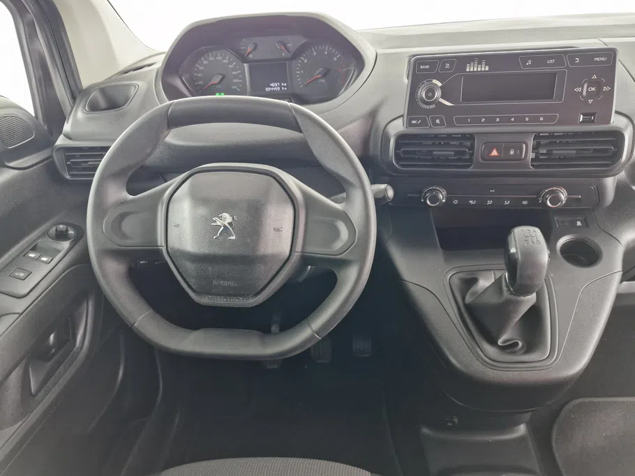 2023 Peugeot Partner Short van 