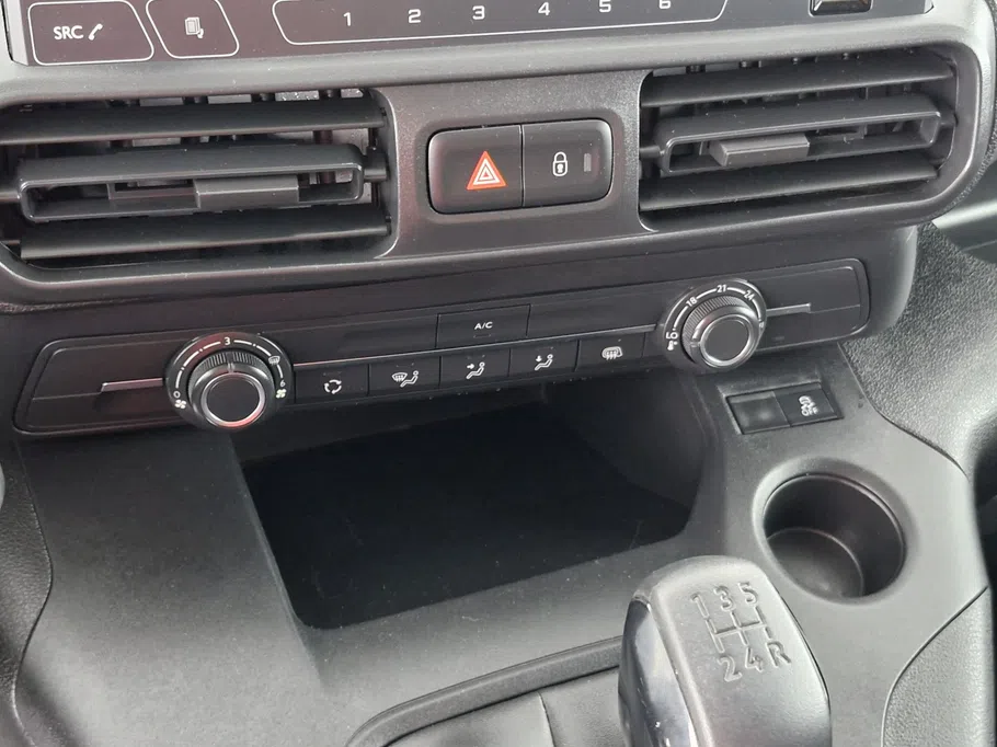 2023 Peugeot Partner Short van 