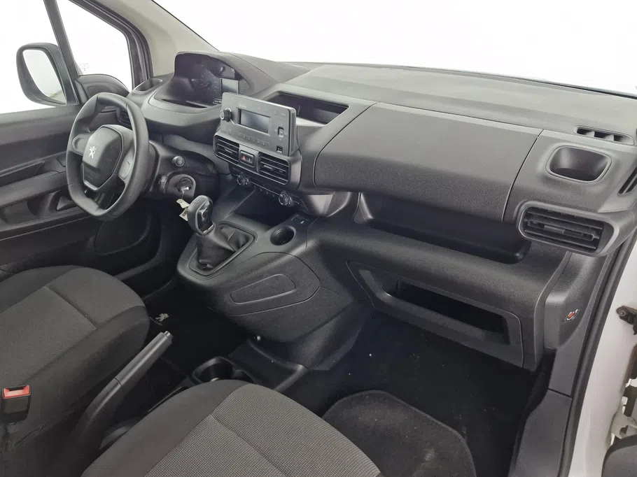 2023 Peugeot Partner Short van 