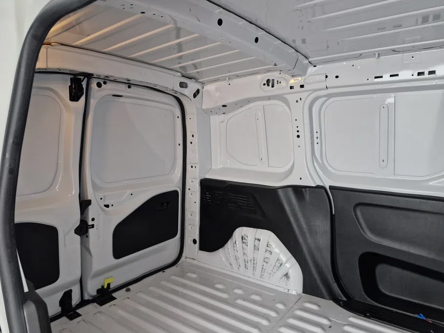 2023 Peugeot Partner Short van 