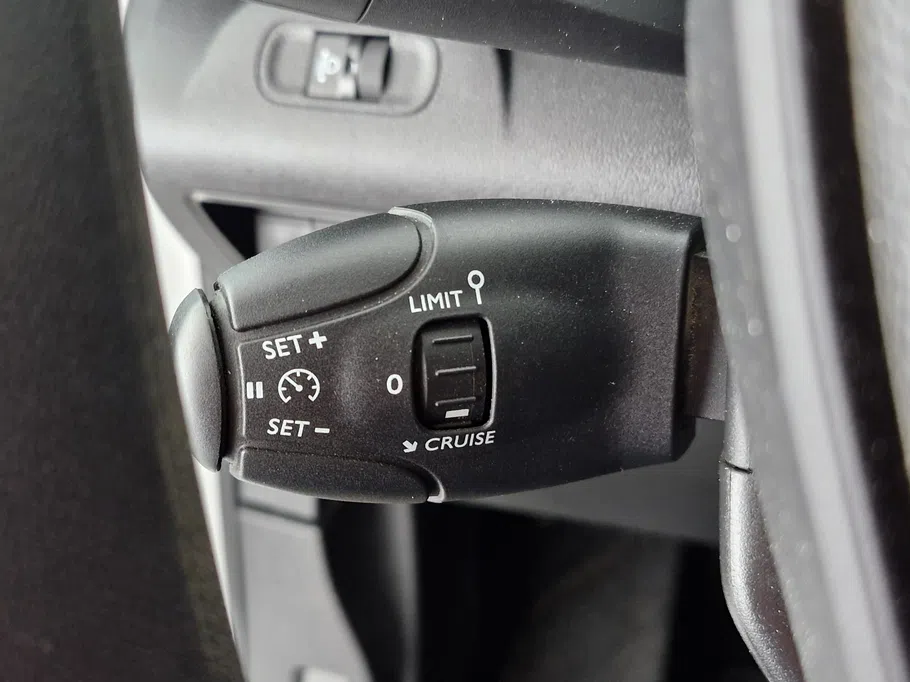 2023 Peugeot Partner Short van 