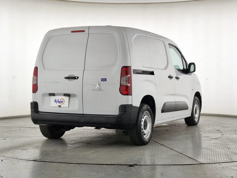 2023 Peugeot Partner Short van 