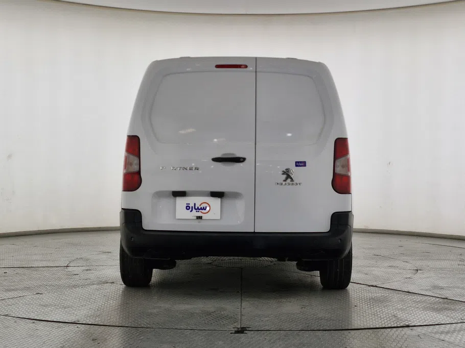 2023 Peugeot Partner Short van 