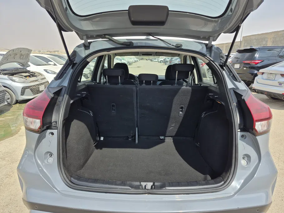 2024 Nissan Kicks S 