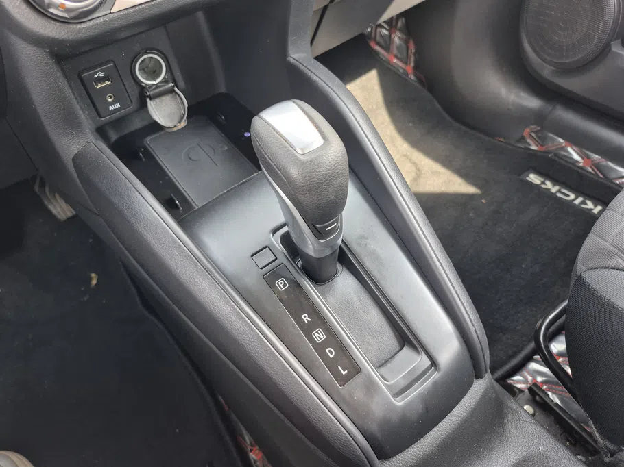 2024 Nissan Kicks S 