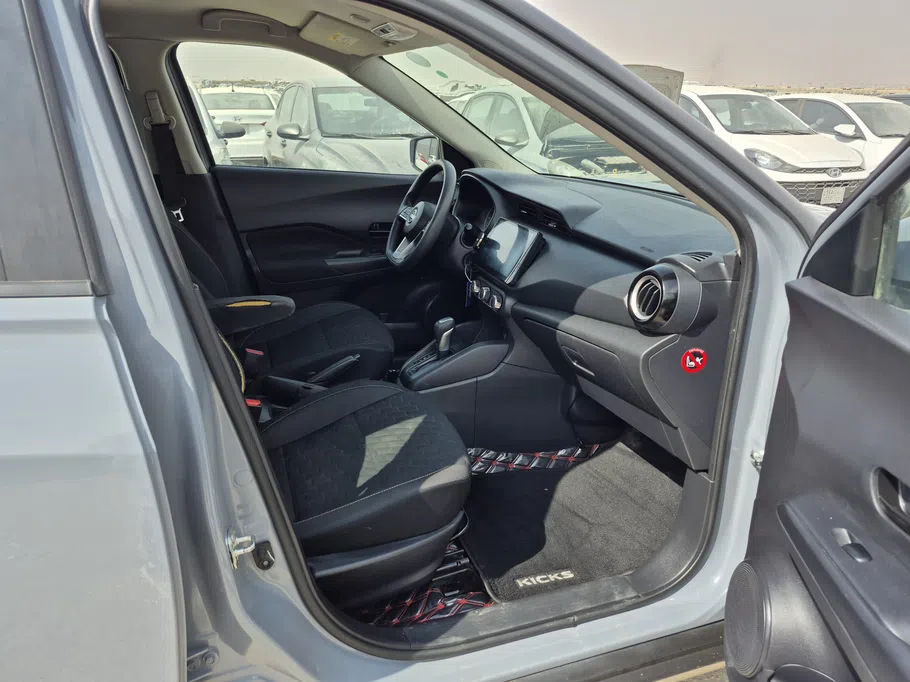 2024 Nissan Kicks S 