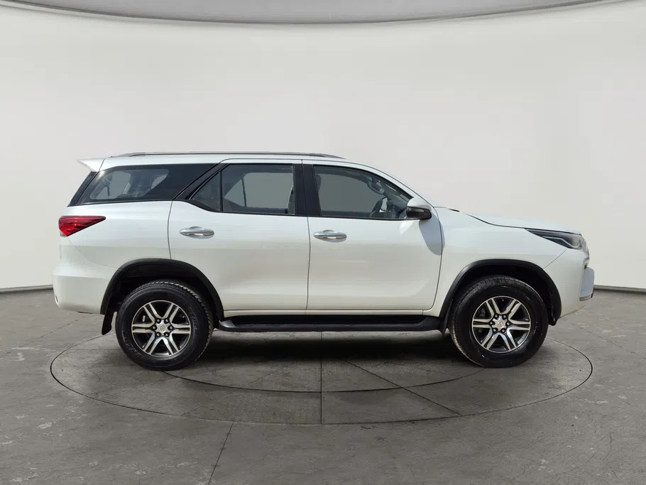 2024 Toyota Fortuner VX 