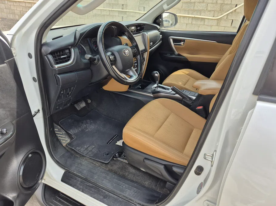 2024 Toyota Fortuner VX 