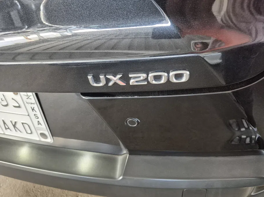 لكزس UX 200 2019 