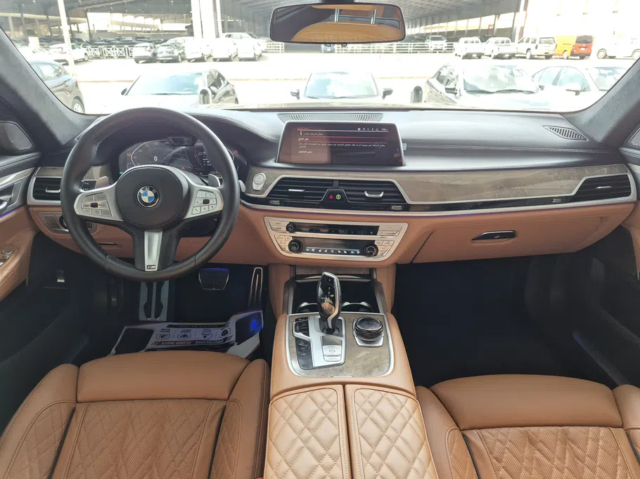 بي ام دبليو الفئة السابعة 740Li 2021 