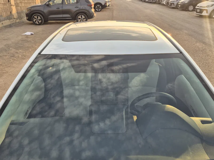 تويوتا كورولا XLI Executive Moonroof 2024 