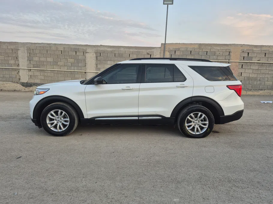 2023 Ford Explorer XLT 200A 