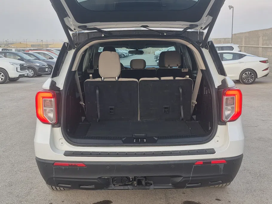 2023 Ford Explorer XLT 200A 
