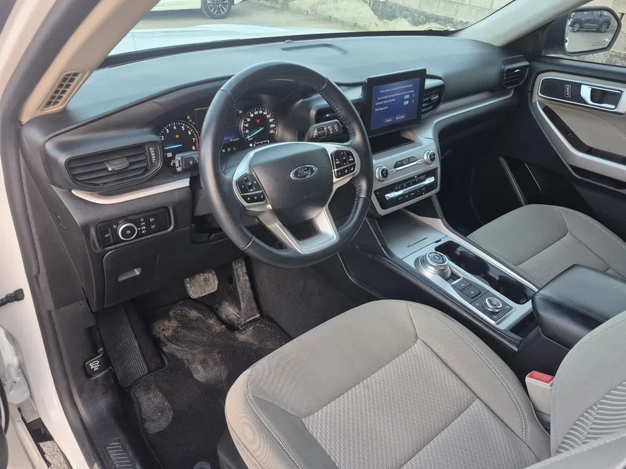 2023 Ford Explorer XLT 200A 