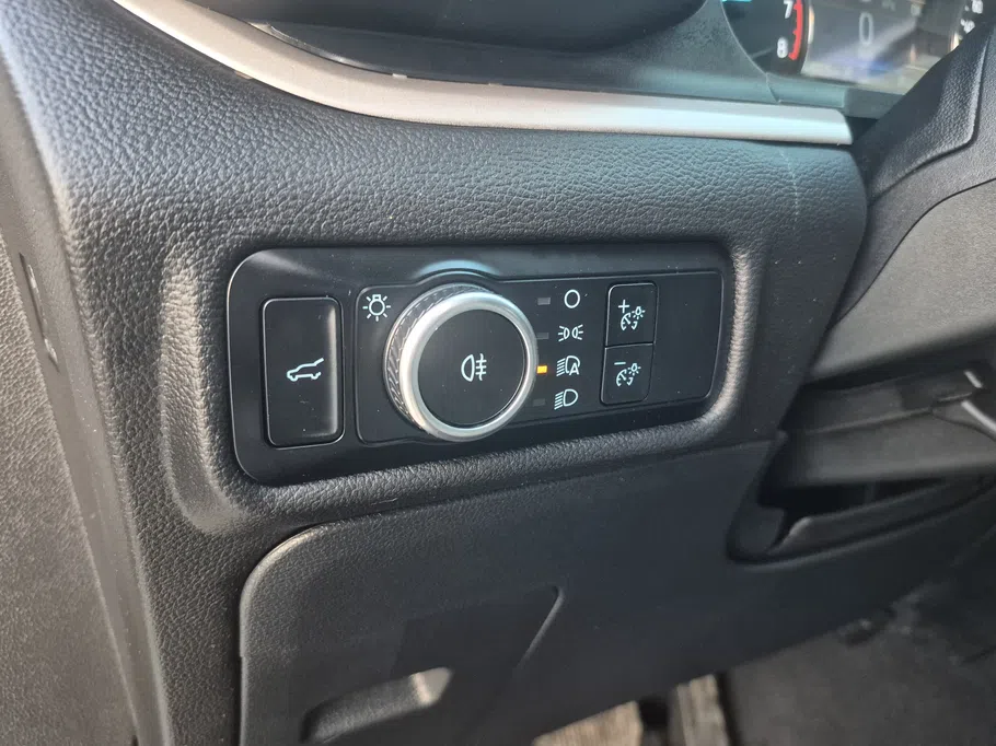 2023 Ford Explorer XLT 200A 