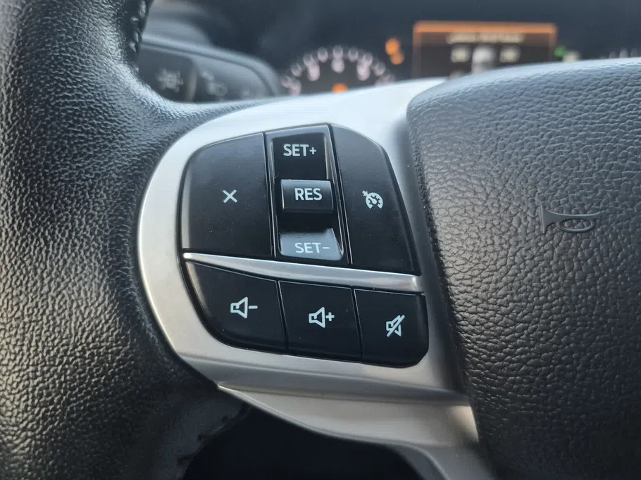 2023 Ford Explorer XLT 200A 
