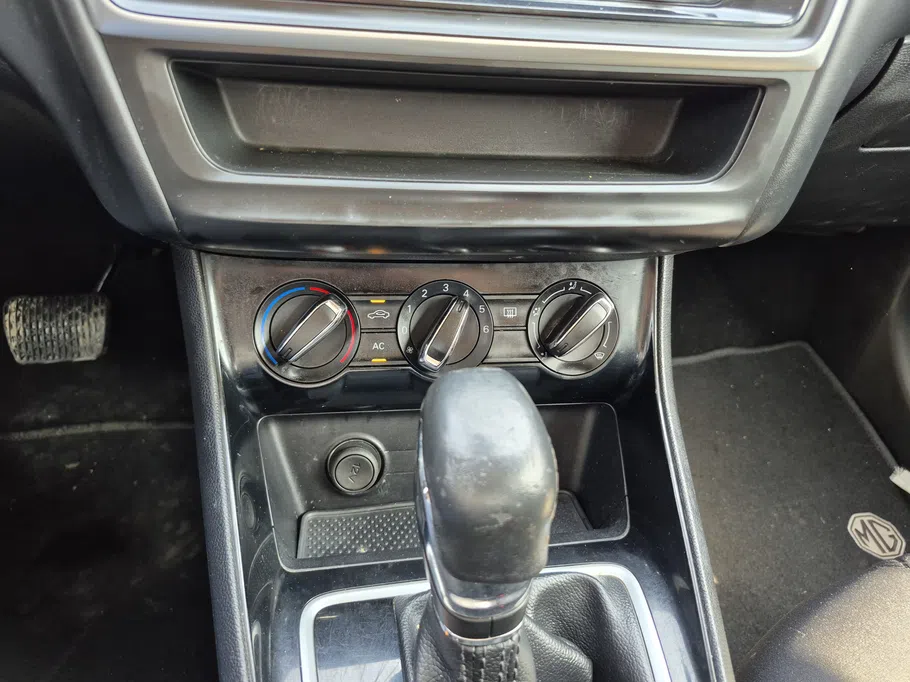 2023 MG 5 STD 