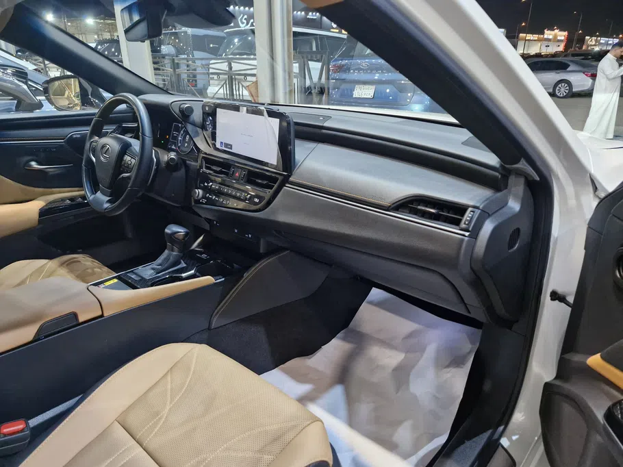 لكزس ES 350 DD 2025 