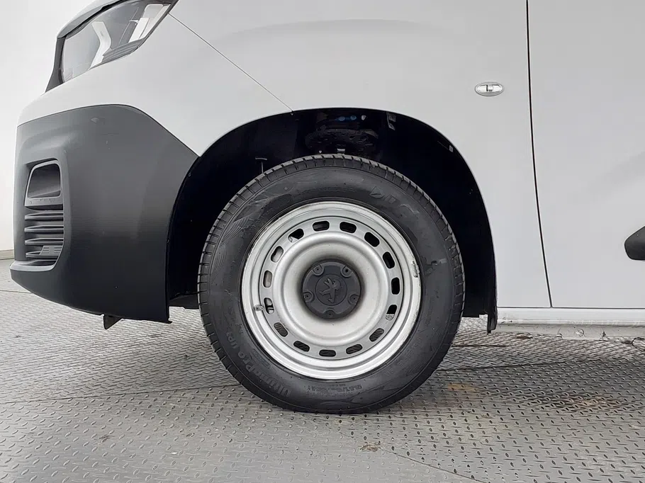 2023 Peugeot Partner Short van 
