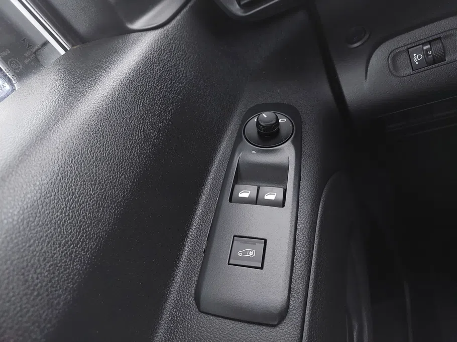 2023 Peugeot Partner Short van 