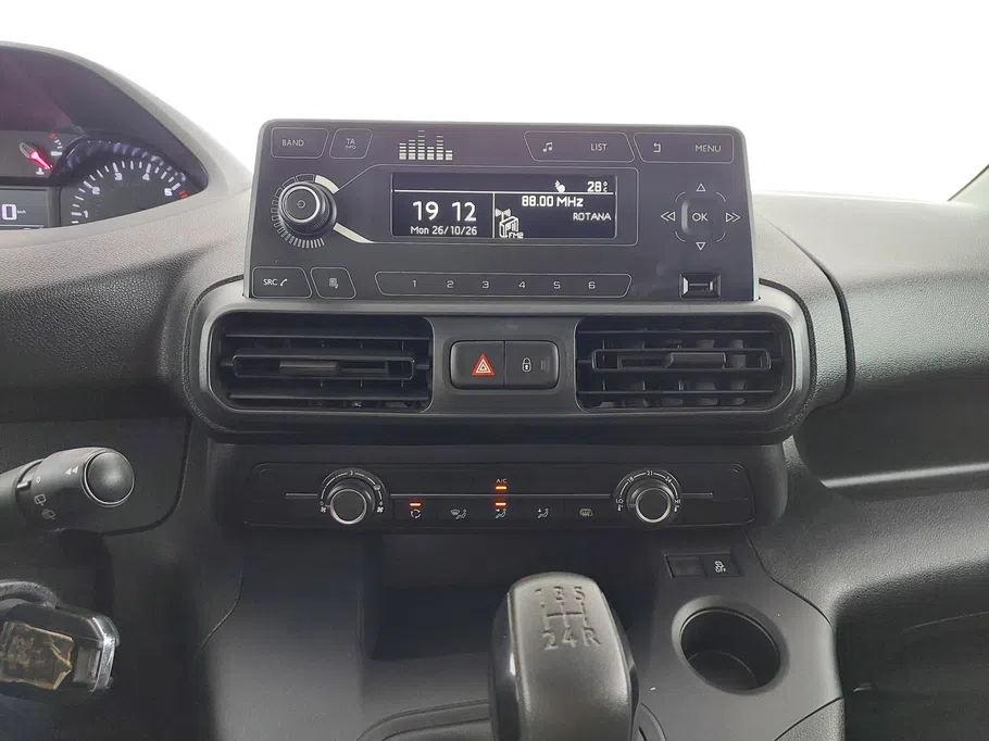 2023 Peugeot Partner Short van 
