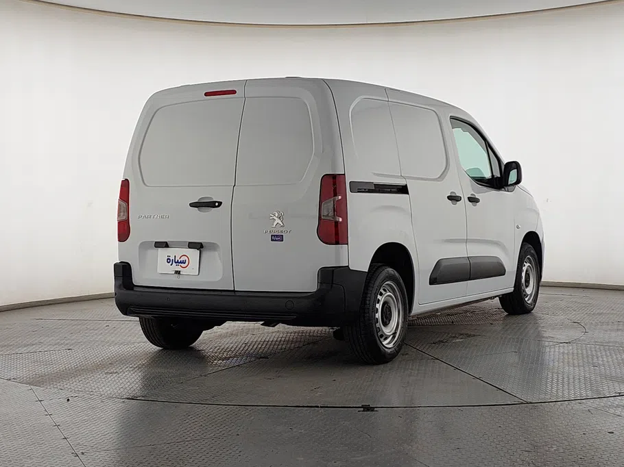 2023 Peugeot Partner Short van 