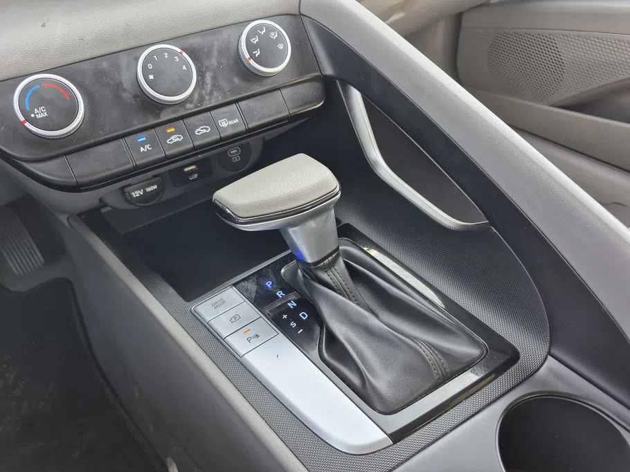 2025 Hyundai Elantra Fleet 