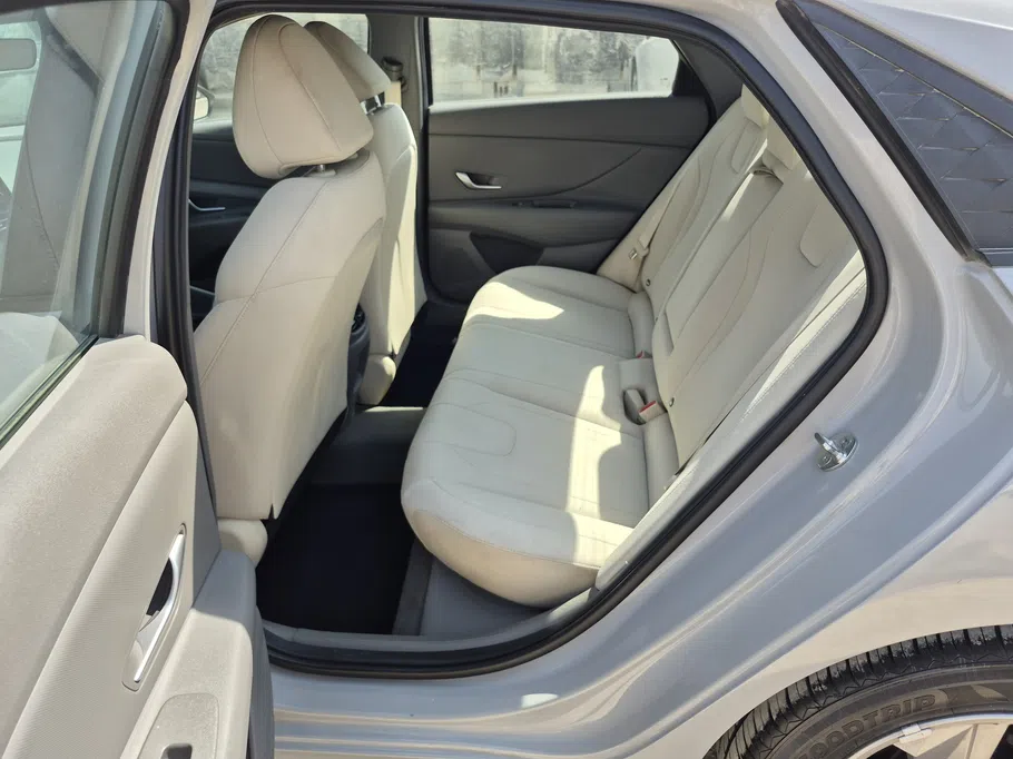 2025 Hyundai Elantra Fleet 
