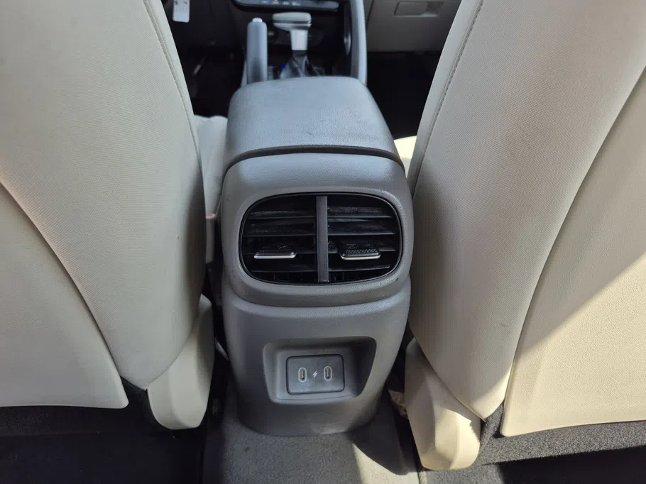 2025 Hyundai Elantra Fleet 