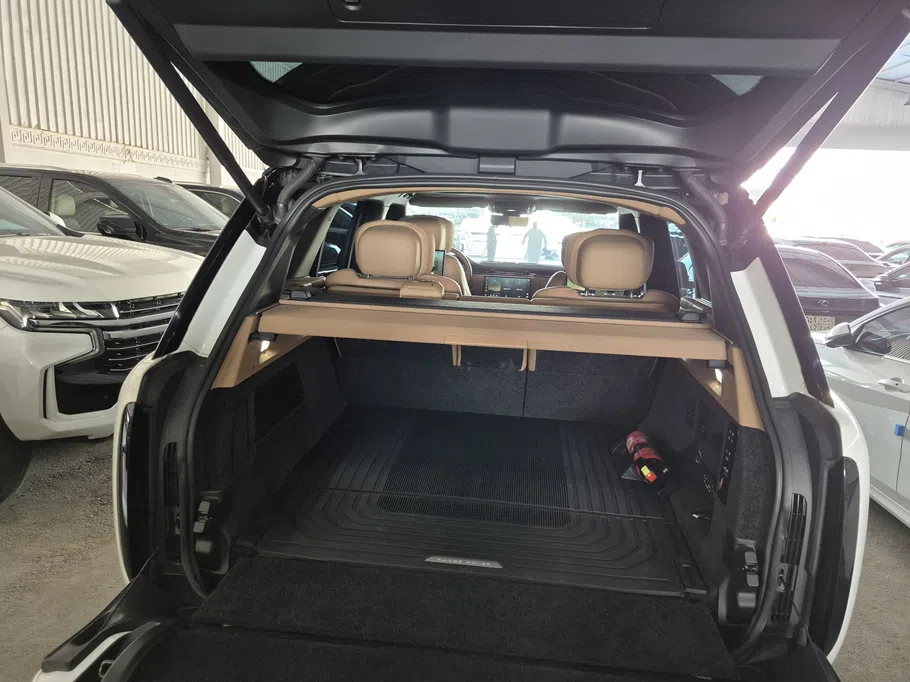 2023 Land Rover Range Rover Autobiography  