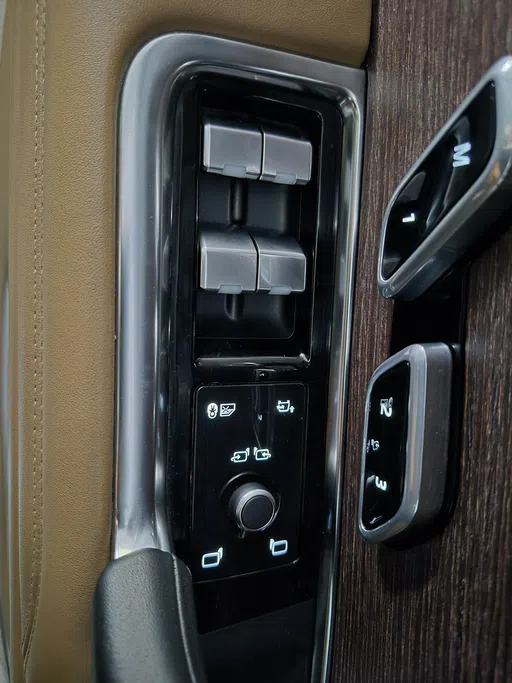 2023 Land Rover Range Rover Autobiography  