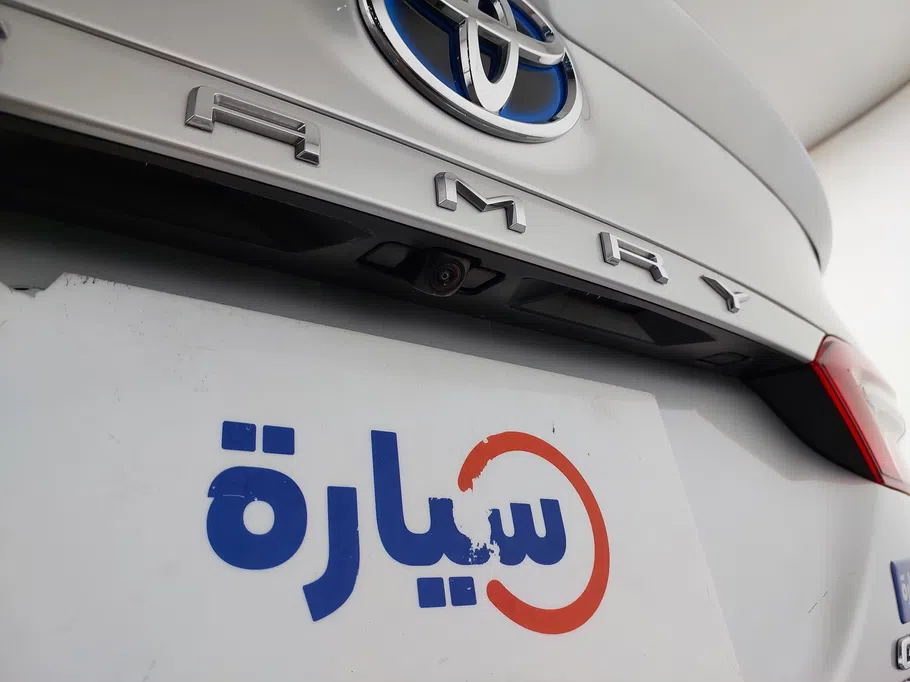 تويوتا كامري GLEX HEV 2024 