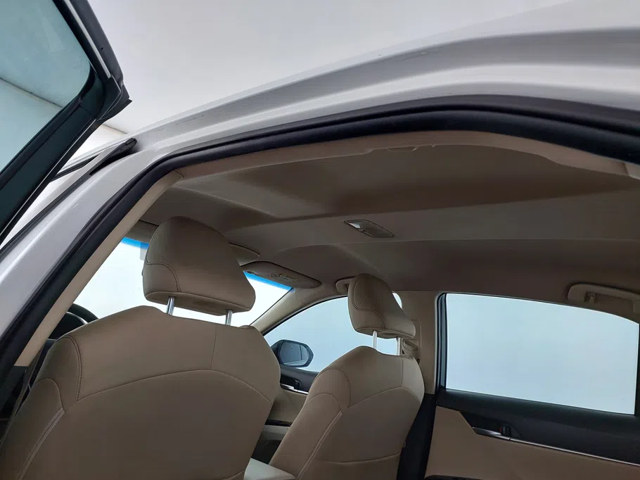 تويوتا كامري LE 2021 