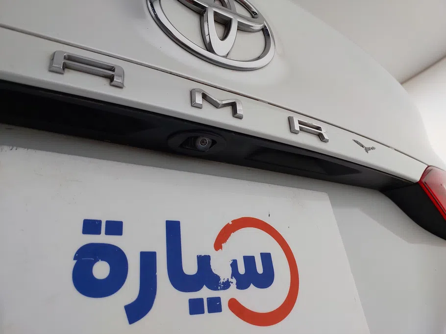 تويوتا كامري LE 2021 