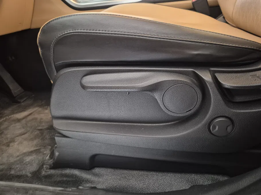 2021 Kia Carnival LX 