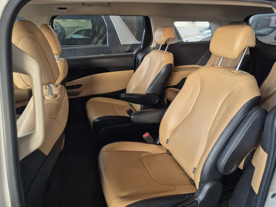 2021 Kia Carnival LX 