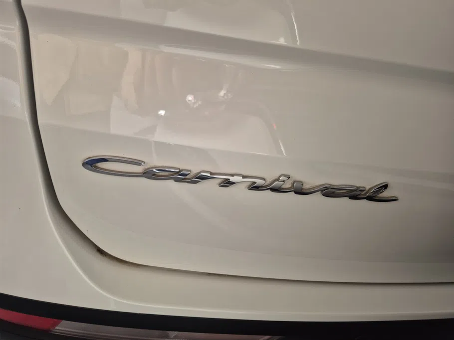 2021 Kia Carnival LX 