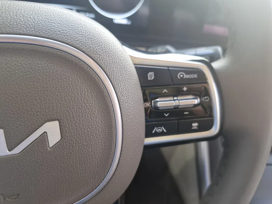 2023 Kia Carnival LX 