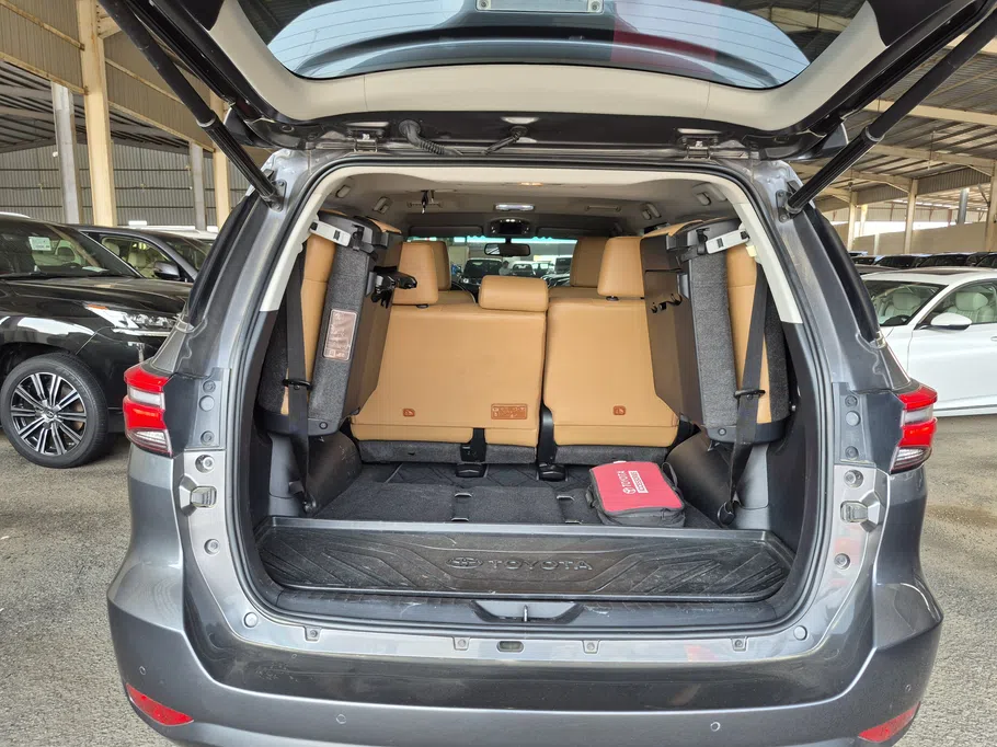 2023 Toyota Fortuner SR5 